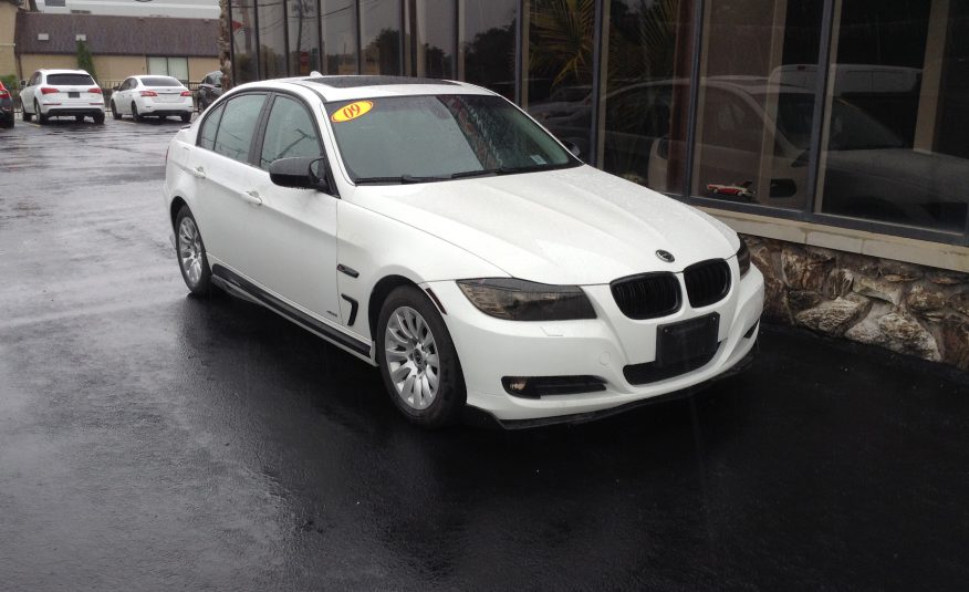 2009 BMW 3 Series 328i xDrive Sedan 4D