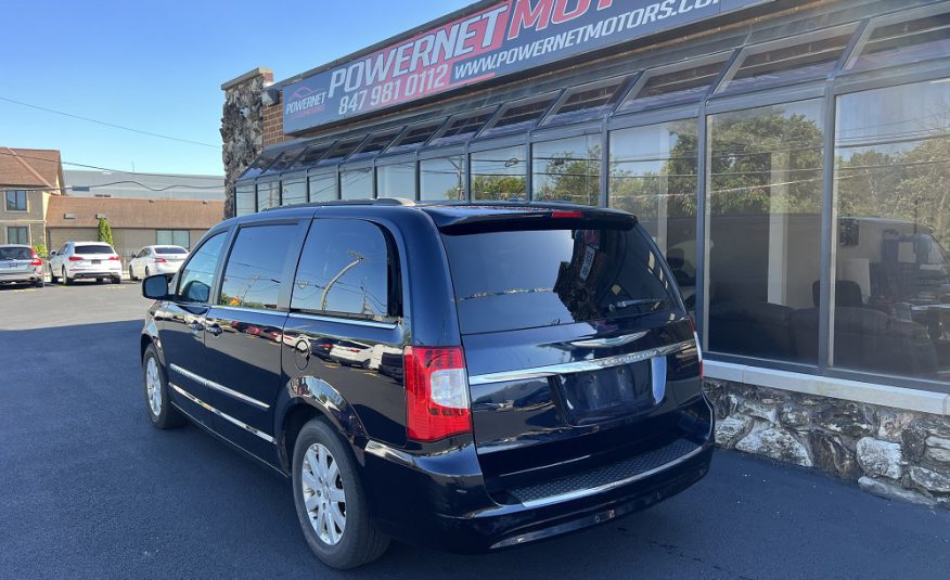 2011 Chrysler Town & Country Touring-L Minivan 4D