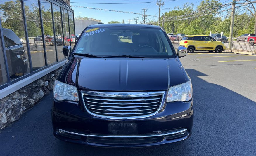 2011 Chrysler Town & Country Touring-L Minivan 4D