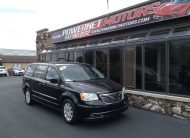 2013 Chrysler Town & Country Touring Minivan 4D