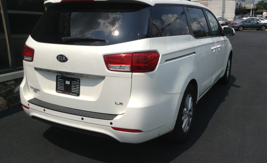 2018 Kia Sedona LX Minivan 4D