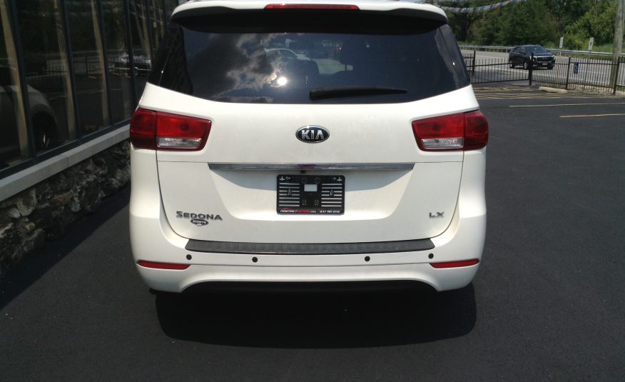 2018 Kia Sedona LX Minivan 4D