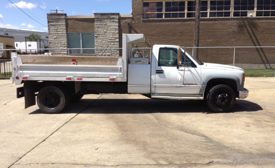 2000 Chevrolet 3500 Regular Cab & Chassis