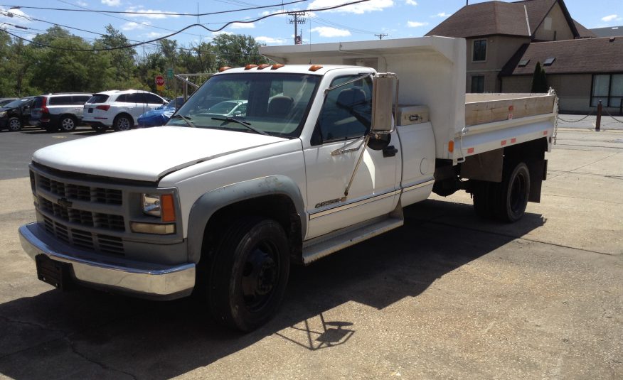 2000 Chevrolet 3500 Regular Cab & Chassis