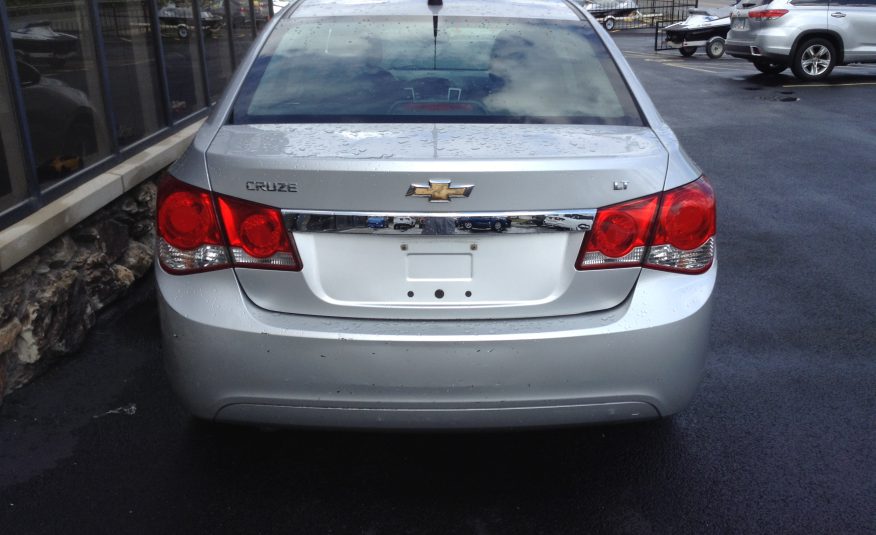 2014 Chevrolet Cruze 1LT Sedan 4D