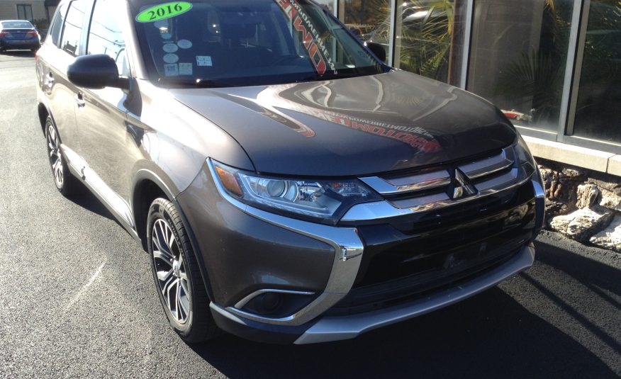 2016 Mitsubishi Outlander ES Sport Utility 4D