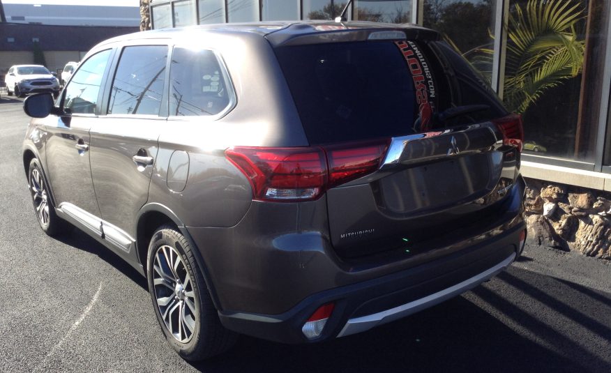 2016 Mitsubishi Outlander ES Sport Utility 4D