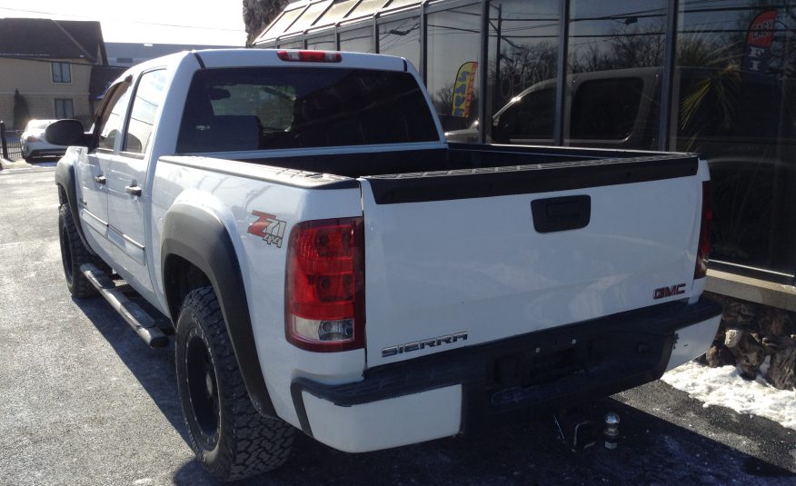 2013 GMC Sierra 1500 Crew Cab SLT Pickup 4D 5 3/4 ft