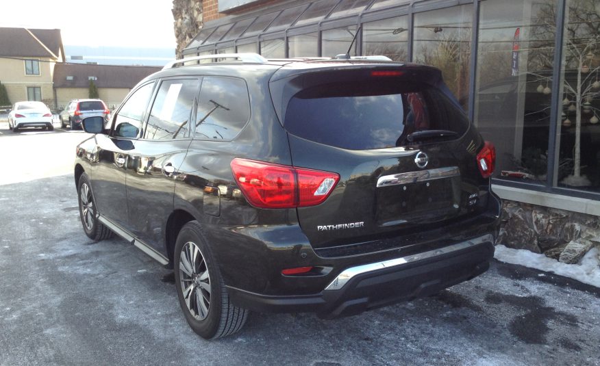 2017 Nissan Pathfinder SV Sport Utility 4D